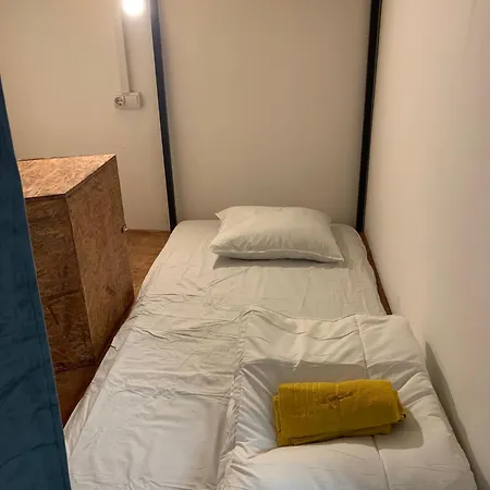 Hostel Spanglish Μπένιντορμ