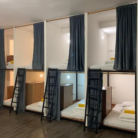 Hostel Spanglish Μπένιντορμ